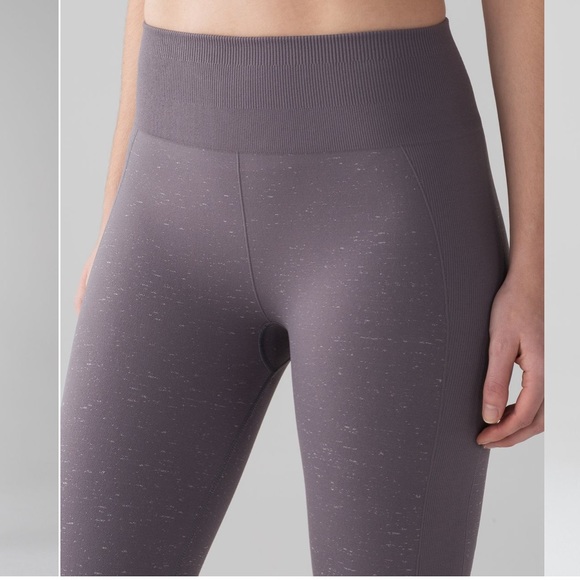 Lululemon Free To Flow Crop Magnum / White size 2 with a 17” inseam - Picture 5 of 12